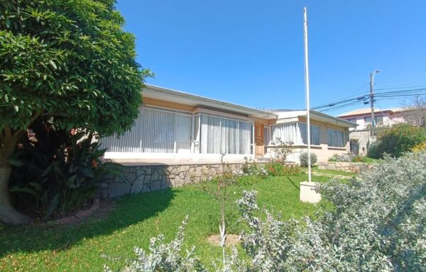 Oportunidad Comercial: Amplia Propiedad en Calle Maturana, Villa Alemana