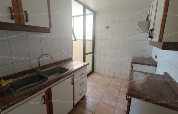 Arriendo departamento central en condominio Los Lirios,Villa Alemana – ¡Gasto común incluido!